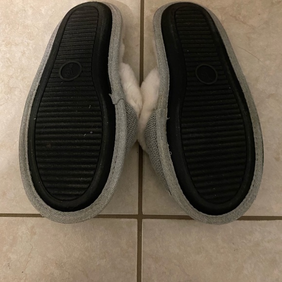 Slippers - Picture 2 of 4